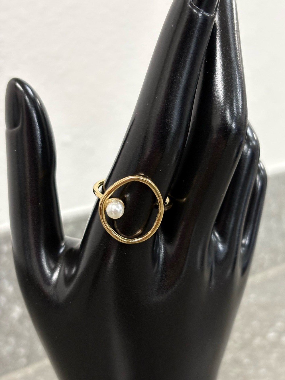 Plunder Design Harper Kate Gold Tone Pearl Statement Ring - Picture 2 of 5
